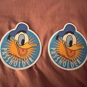 Donald Duck pass holder magnets